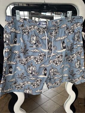 Unk Light Blue Hawaiian Print Men’s Swim Trunks